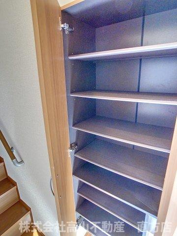 トレス楠橋西館の収納
