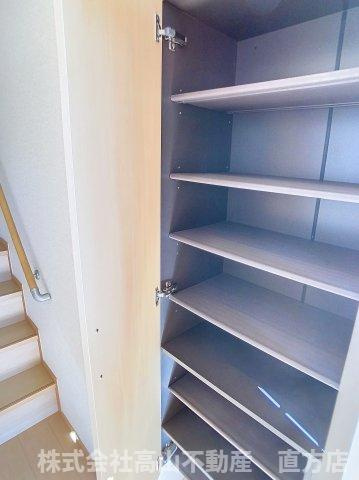 トレス楠橋西館の収納