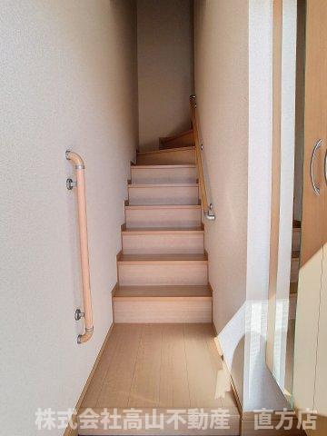 トレス楠橋西館の玄関