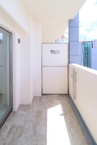 サヴォイ　ラ・シャンス　7階のバルコニー|別号室のものになります。現状優先。