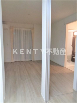 【居間・リビング】 | エスペランサ蒲田 | ゆったり過ごせるリビングです