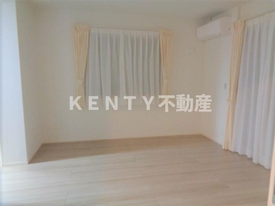 【居間・リビング】 | エスペランサ蒲田 | こちらのリビングで趣味の時間をお楽しみください