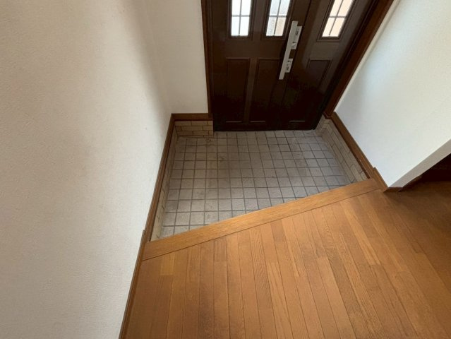 兵庫県高砂市中筋５丁目1-41戸建の玄関