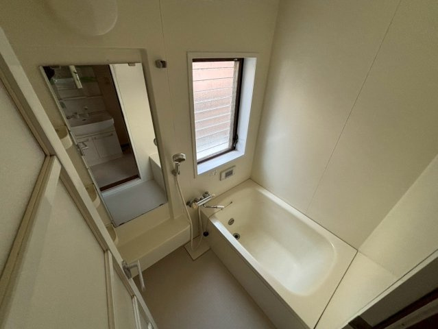 兵庫県高砂市中筋５丁目1-41戸建の浴室