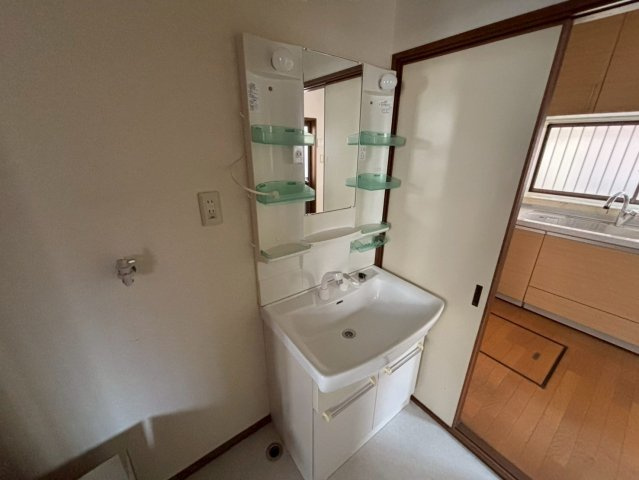 兵庫県高砂市中筋５丁目1-41戸建の洗面所