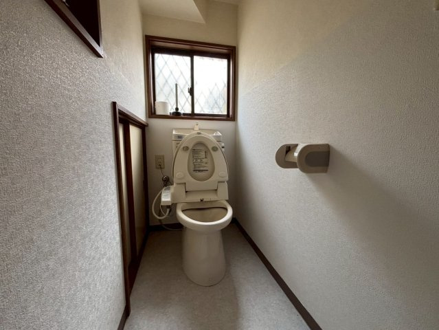 兵庫県高砂市中筋５丁目1-41戸建のトイレ