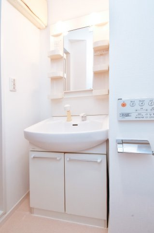 サヴォイ博多ブールバール　15階の洗面所|別号室のものです。現状優先になります。