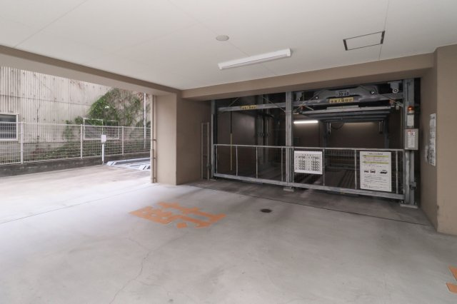 サヴォイ博多ブールバール　15階の駐車場