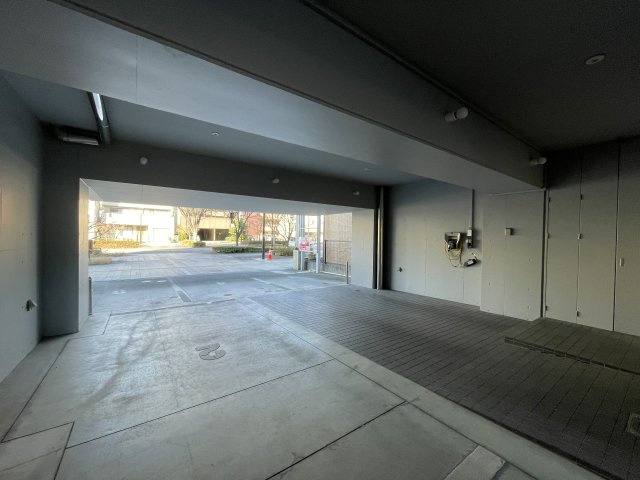 中央2丁目貸事務所の駐車場