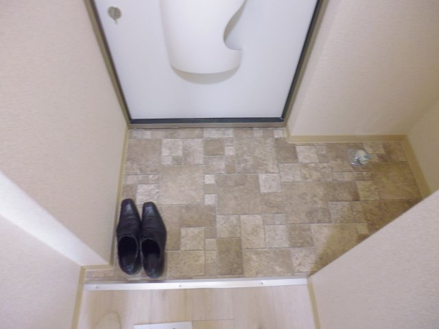 サンビルダー朝霧の玄関