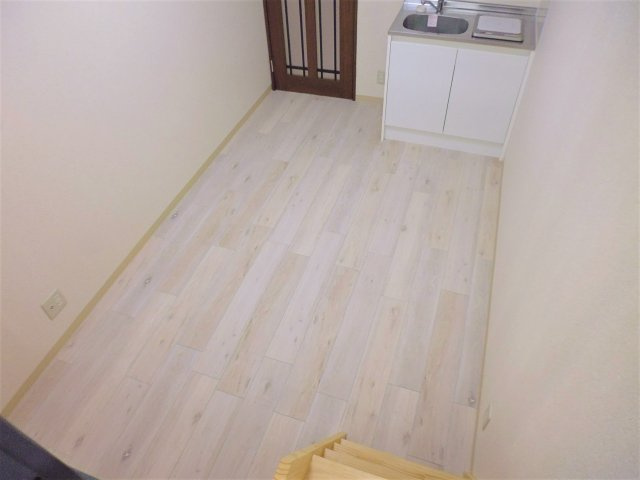 サンビルダー朝霧の洋室