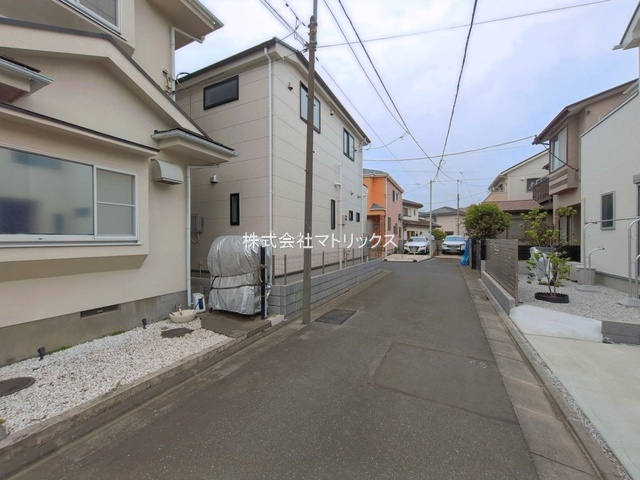 練馬区土支田2丁目　角地×ZEH水準　大型住宅　限定1棟の前面道路含む現地写真