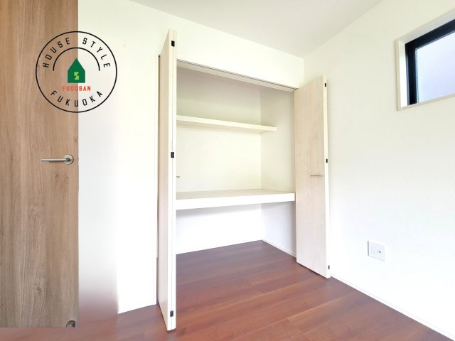 福岡市南区老司1丁目第8-3棟（3号棟）の内観：施工例|洋服や大きな荷物が多い方や人数の多いご家族などは、一般的なクローゼットよりもウォークインクローゼットのほうが使い勝手が良いです。