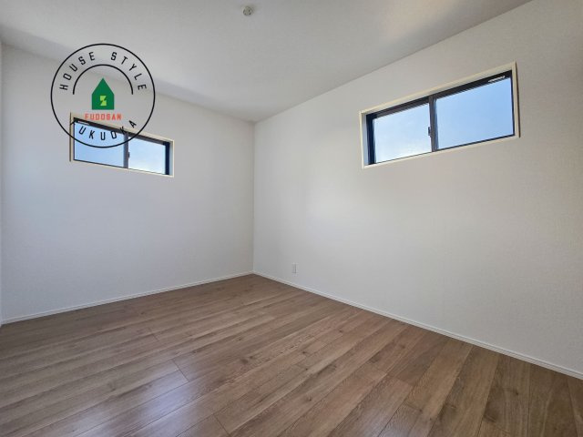 福岡市南区老司1丁目第8-3棟（3号棟）の内観：施工例|柔らかい陽光が差し込む明るいお部屋を演出する設計。彩光の取れる窓が気持ちの良いお部屋を創り上げます。