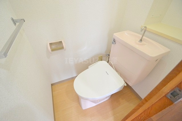 広島市西区東観音町の賃貸マンションのトイレ