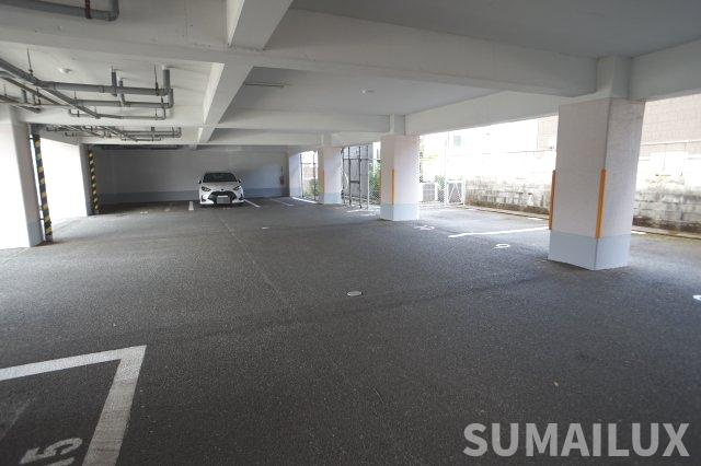 サンデンハイツⅡの駐車場