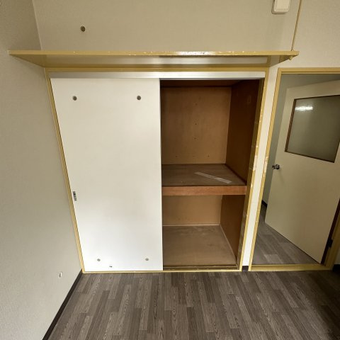 グリーンハイツＥＭＵの収納