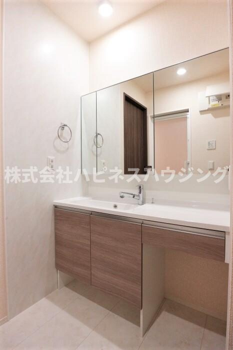 プラヴールの独立洗面台