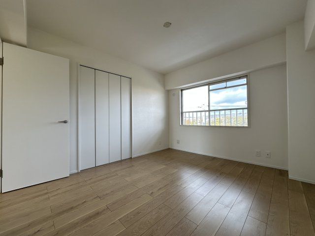 研究学園6団地・530号棟の洋室