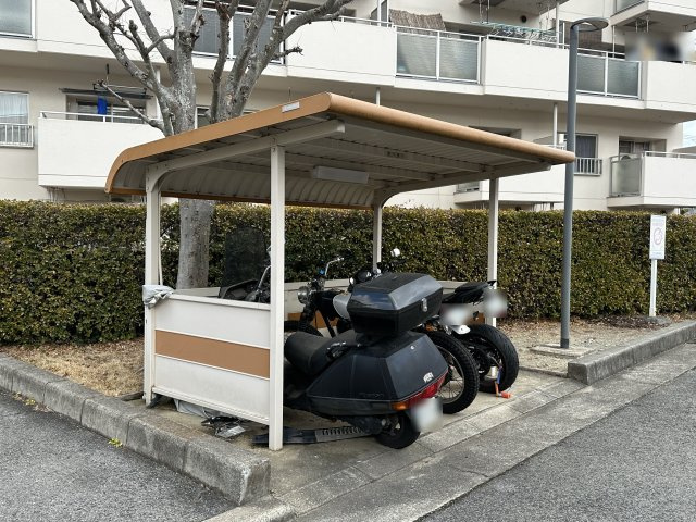 研究学園6団地・530号棟の駐輪場