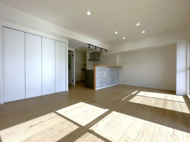 研究学園6団地・530号棟の居間・リビング