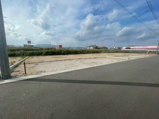 【前面道路含む現地写真】