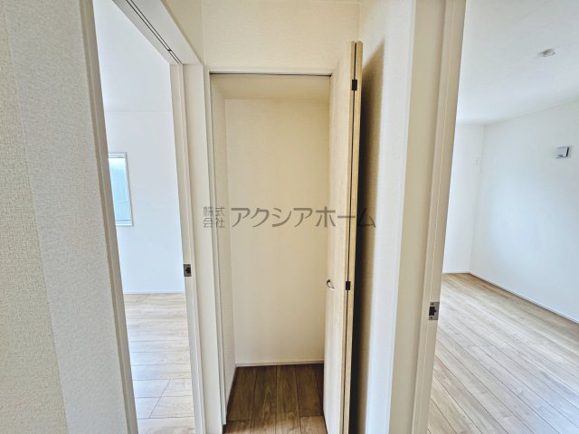 入間市下藤沢５丁目・全13棟　新築一戸建　2号棟　の収納|2Fホール収納