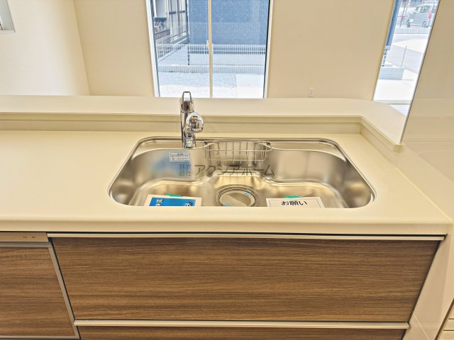 入間市下藤沢５丁目・全13棟　新築一戸建　2号棟　のキッチン|浄水器付水栓