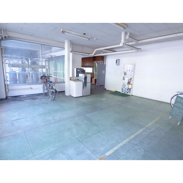 ピエス美合の駐車場