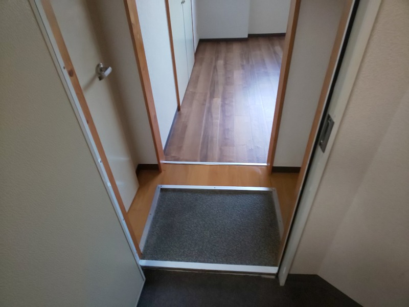 ピエス美合の玄関