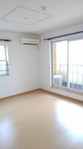 ジェルメⅡの居間・リビング