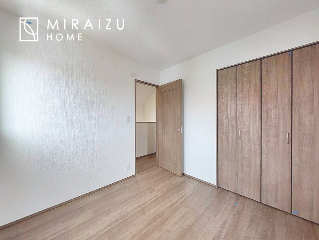 【子供部屋】 | 日当たりの良いお家は嬉しいですよね。それぞれ価値観が分かれる箇所です、実際に内覧して日当たりの心地よさをご体感下さいね♪