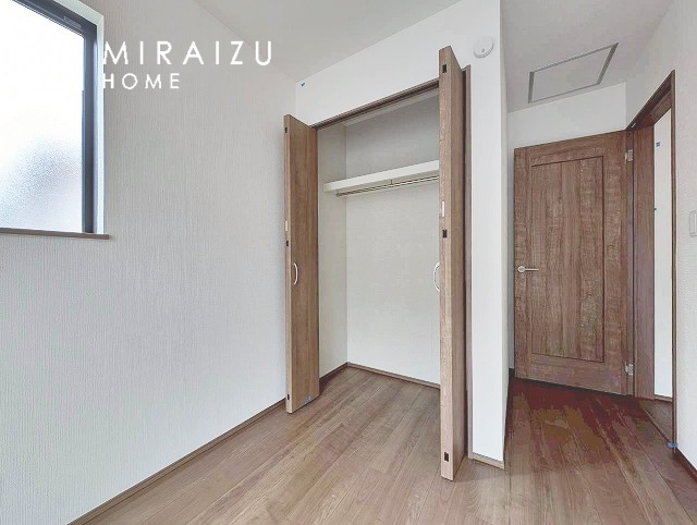 【寝室】 | 平日・休日問わず、いつでもご見学が出来ます♪☆実際に見て、触れて感じる安心のお住まい探しを体験して下さい♪☆物件情報だけでなく、地域の特色などなどエリア情報もお伝え出来たら嬉しいです♪
