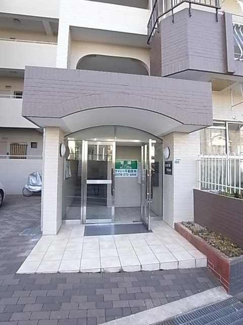 篠原南マンションのエントランス