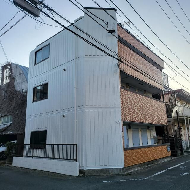 一ツ橋リビングの外観