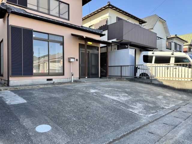 中央区和合町の駐車場|駐車スペースもしっかり確保されています。