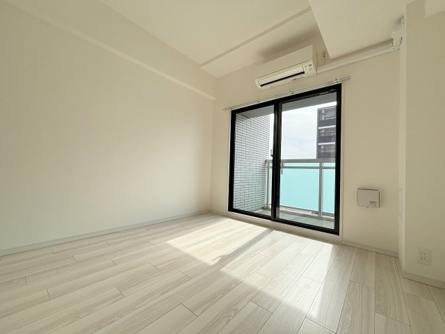 M-RESIDENCE新大阪Gardenの居間・リビング