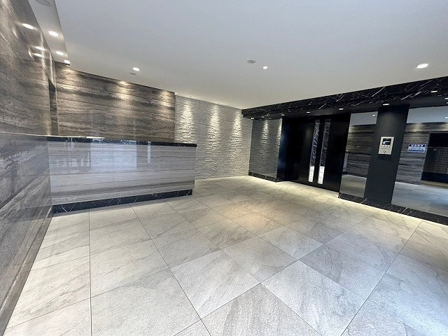 M-RESIDENCE新大阪Gardenのロビー