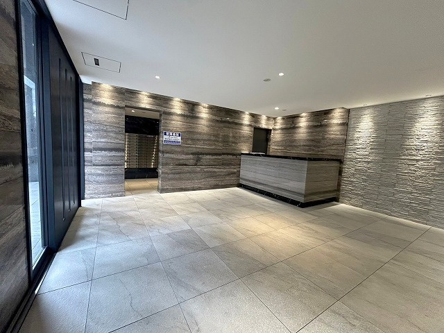 M-RESIDENCE新大阪Gardenのロビー