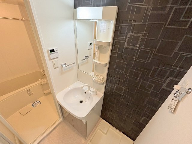 M-RESIDENCE新大阪Gardenの独立洗面台