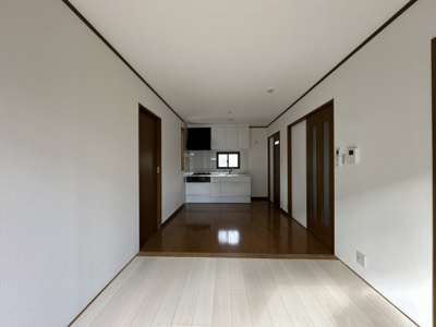 【居間・リビング】 | 川島尻堀町 一戸建