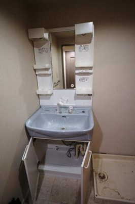 【洗面所】 | カスタリア新宿7丁目 | 明るい洗面所です