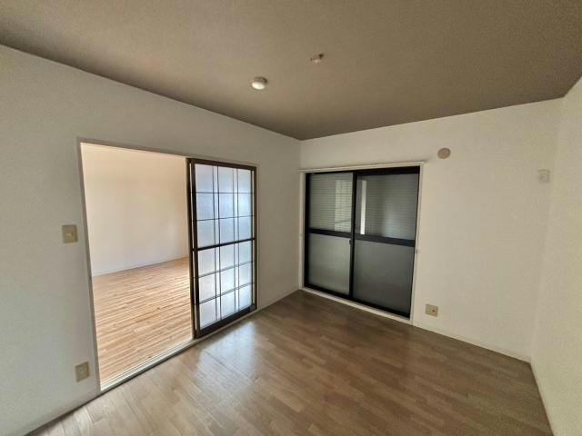 グリーンハイツ高砂の洋室