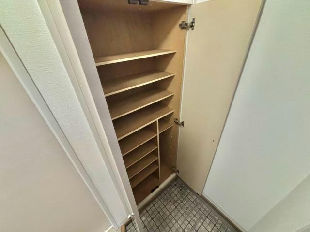 グリーンハイツ高砂の玄関