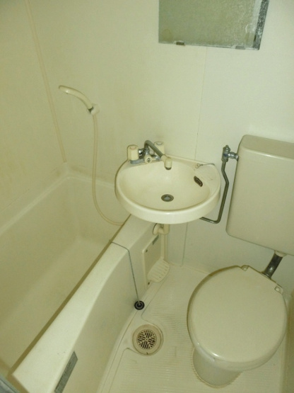 【浴室】 | メインステージ西国分寺壱番館 | 清潔感のあるバスルーム。