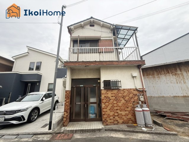 明石市南王子町　中古戸建の外観|山電「西新町」駅まで徒歩6分で便利！近隣には買い物スーパーも充実しています！お部屋間取り多く5DK！