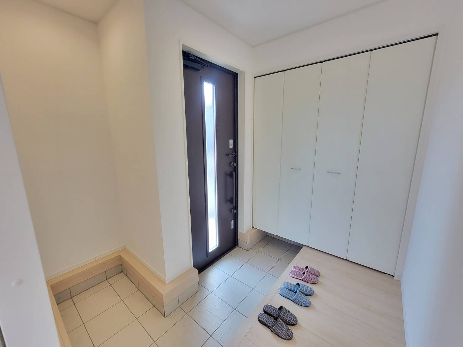 【Cradle garden】壬生町幸町 第6 全1棟の前面道路含む現地写真|〇1号棟〇
前面道路幅員約18ｍで歩道も整備されています。
※2026年2月撮影