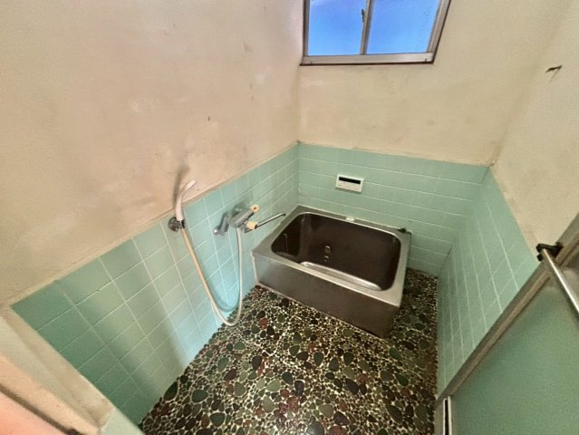 春日野町戸建の浴室