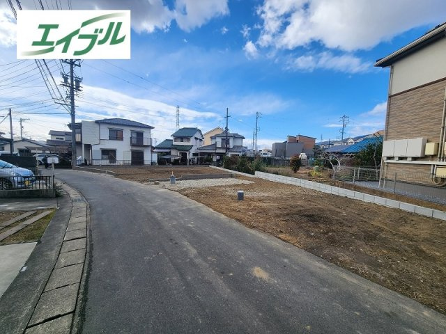 小牧市二重堀　新築戸建の前面道路含む現地写真