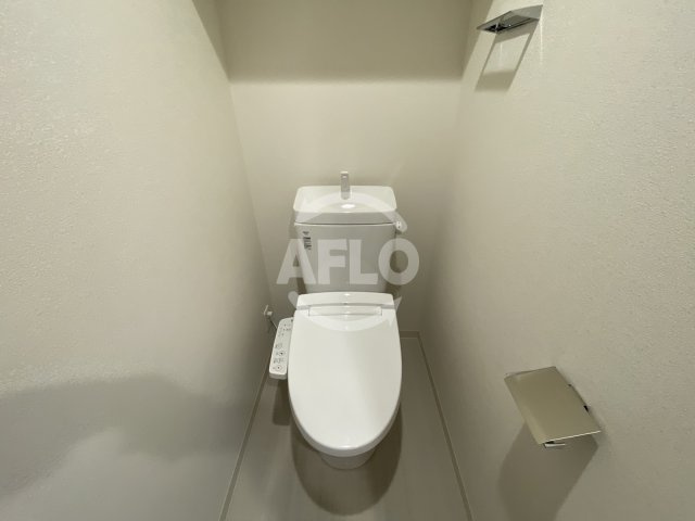 プレサンス天神橋筋六丁目ヴォワールのトイレ|プレサンス天神橋六丁目ヴォワール　温水洗浄便座